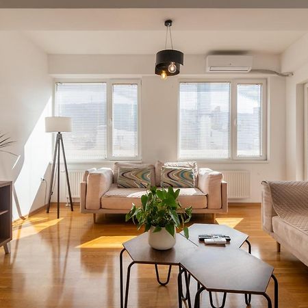 High-End Spacious Apartment Next To City Mall Skopje Luaran gambar