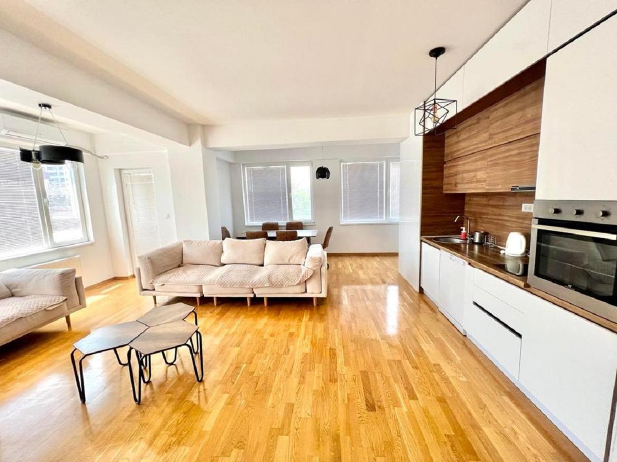 High-End Spacious Apartment Next To City Mall Skopje Luaran gambar