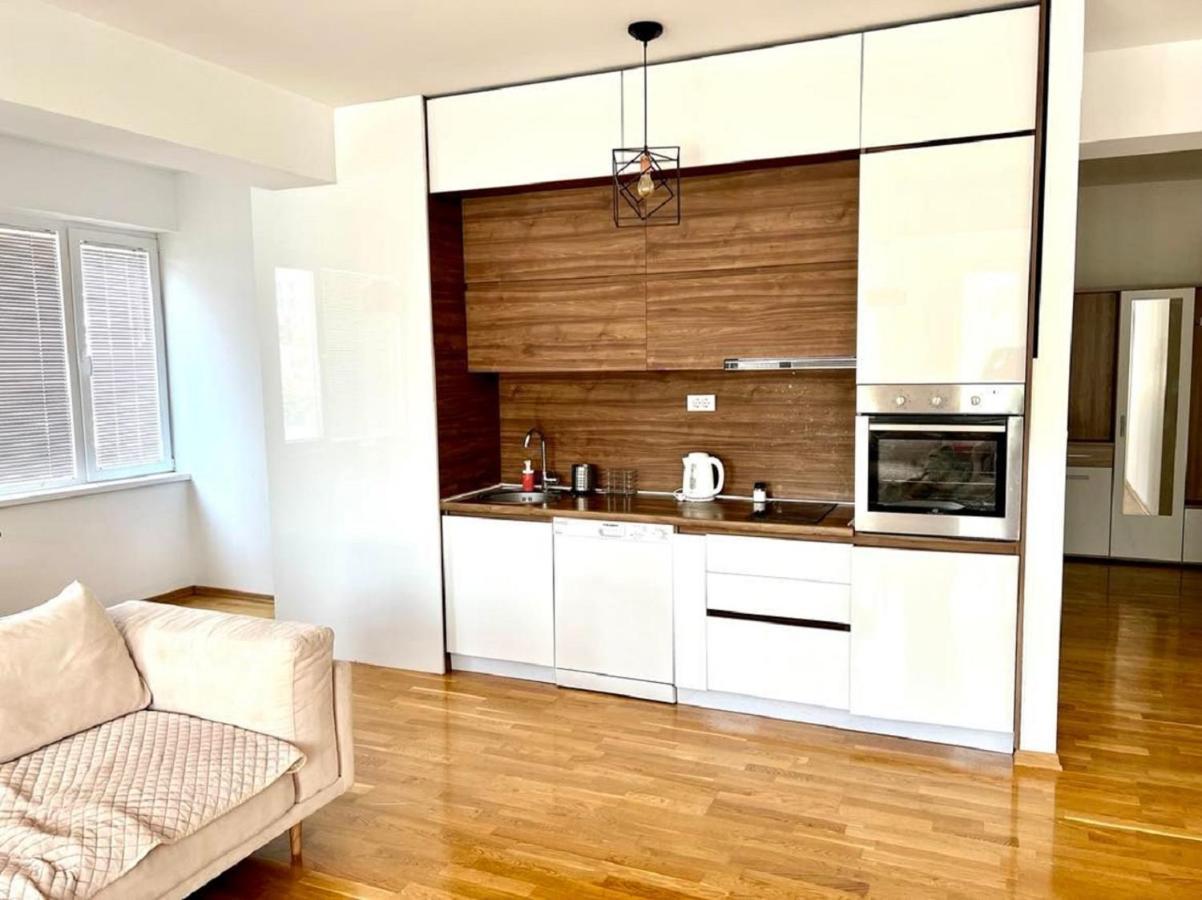 High-End Spacious Apartment Next To City Mall Skopje Luaran gambar