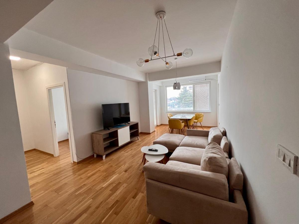 High-End Spacious Apartment Next To City Mall Skopje Luaran gambar