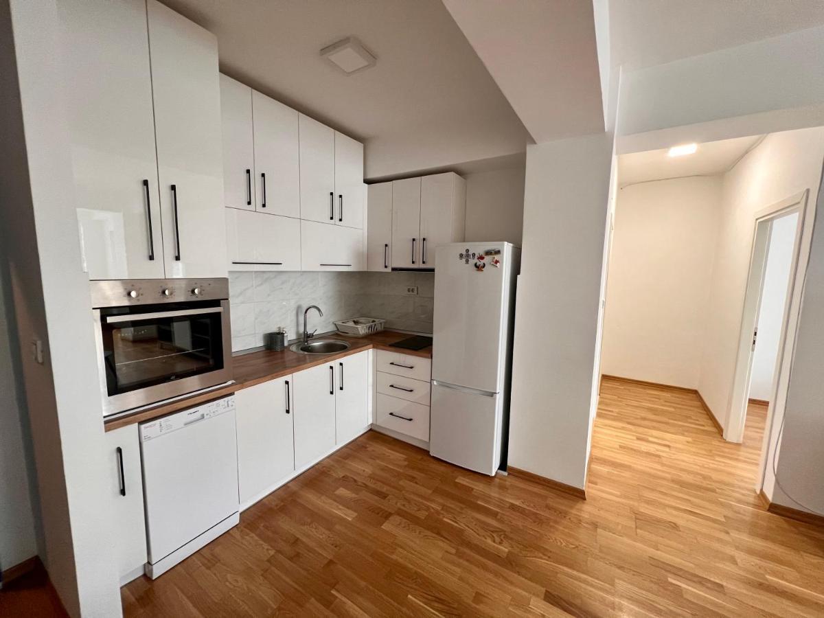 High-End Spacious Apartment Next To City Mall Skopje Luaran gambar