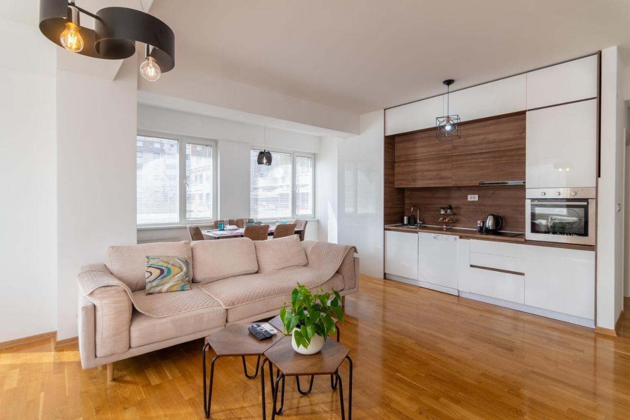 High-End Spacious Apartment Next To City Mall Skopje Luaran gambar