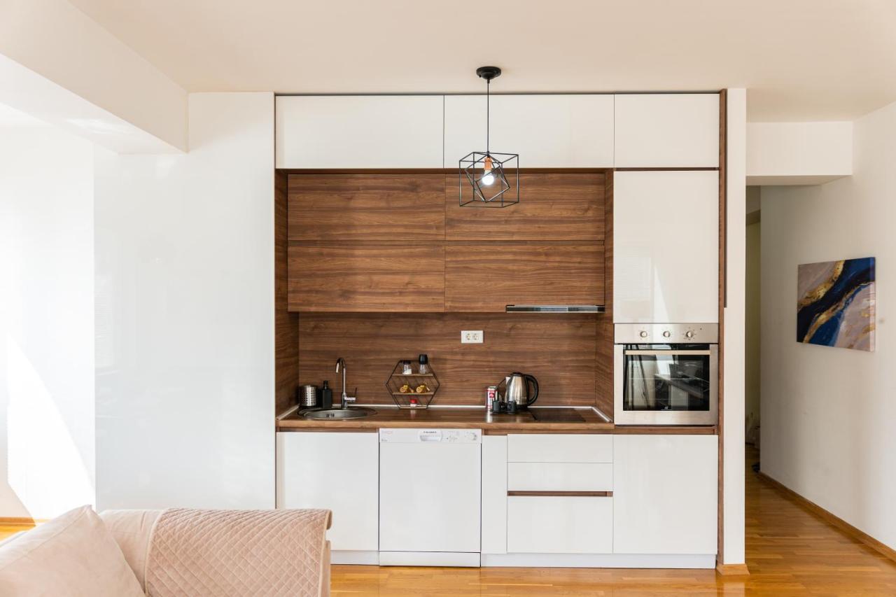 High-End Spacious Apartment Next To City Mall Skopje Luaran gambar
