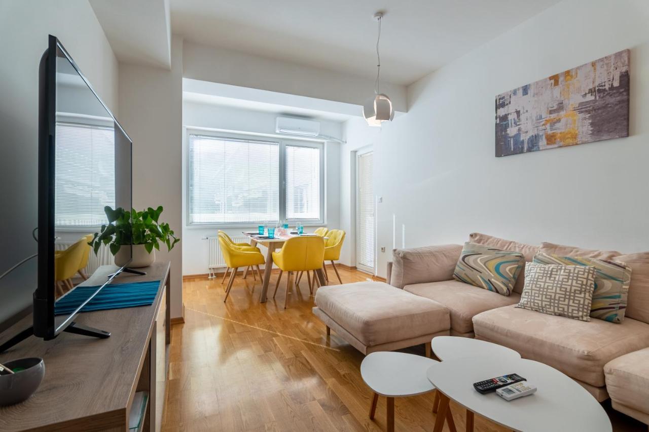 High-End Spacious Apartment Next To City Mall Skopje Luaran gambar